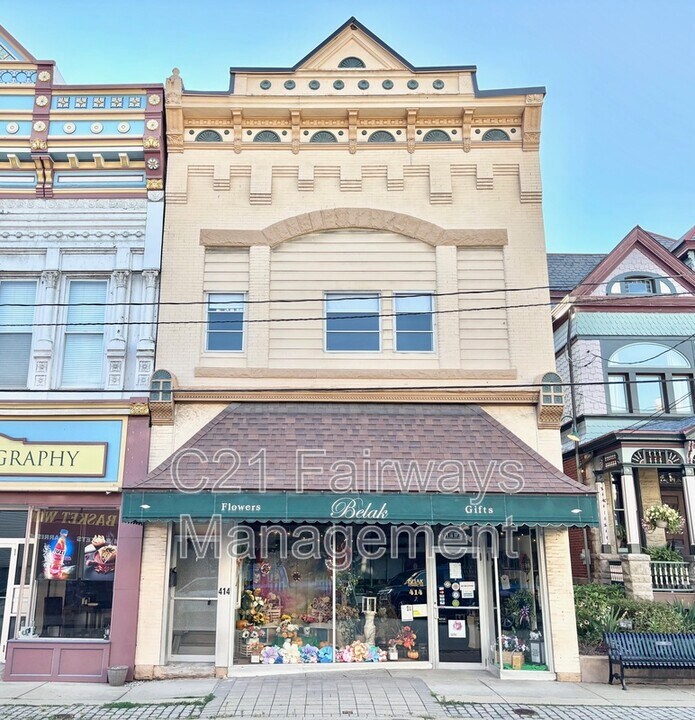 414 Main St in Irwin, PA - Building Photo