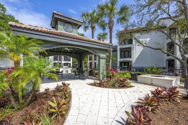 Mezzo of Tampa Palms in Tampa, FL - Foto de edificio - Building Photo