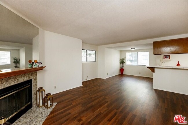 279 E Glenarm St in Pasadena, CA - Building Photo - Building Photo