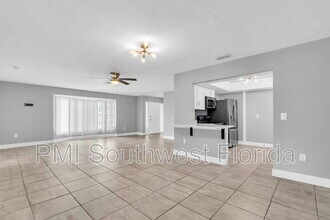 2006 S Beneva Rd in Sarasota, FL - Building Photo - Building Photo
