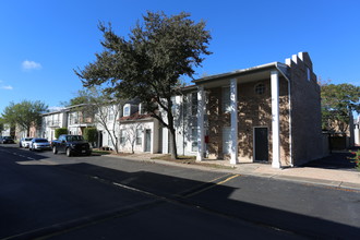 Heritage Square in Edinburg, TX - Building Photo - Building Photo