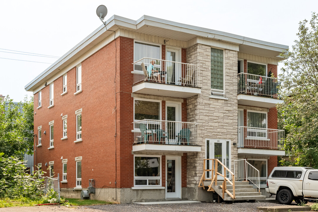 219 Des Chênes Rue O in Québec, QC - Building Photo