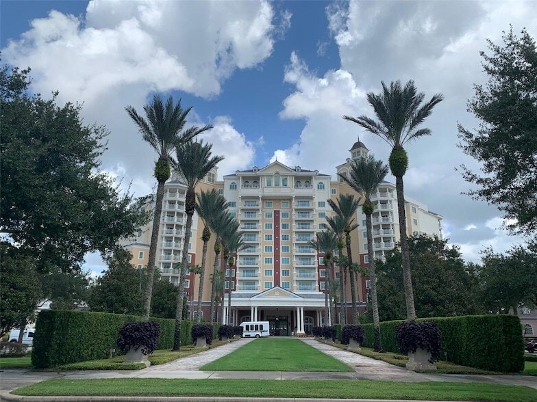 7593 Gathering Dr, Unit 301 in Kissimmee, FL - Building Photo
