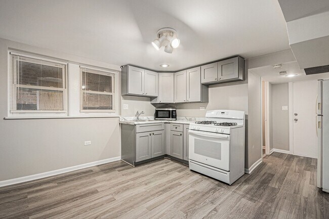 1820 Grove Ave, Unit B