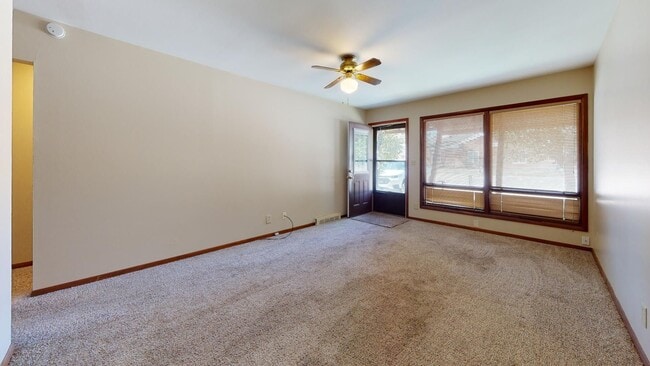 2114 Tyler St in Great Bend, KS - Building Photo - Building Photo