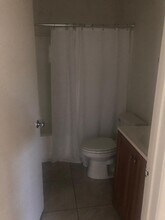 13988-14000 Foothill Blvd in Sylmar, CA - Foto de edificio - Building Photo