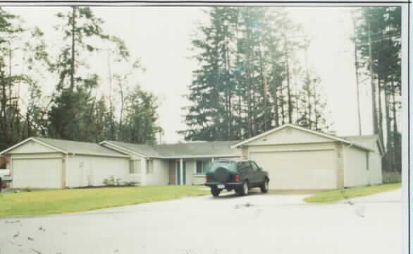 6704-6706 47th St. Ct W in University Place, WA - Building Photo