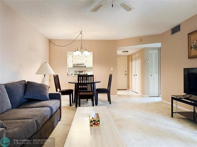 251 S Cypress Rd in Pompano Beach, FL - Building Photo - Building Photo