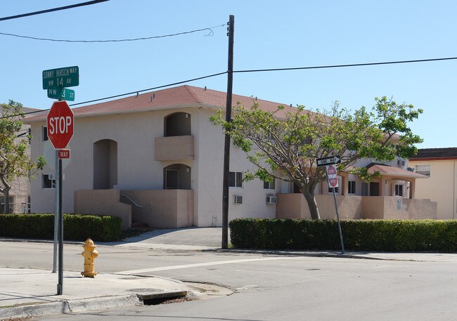 1371 NW 3rd St in Miami, FL - Building Photo - Building Photo