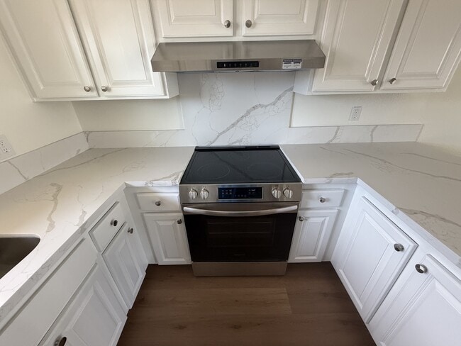 8235 La Riviera Dr in Sacramento, CA - Building Photo - Building Photo