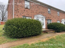 447 S Main St in Broadway, VA - Building Photo