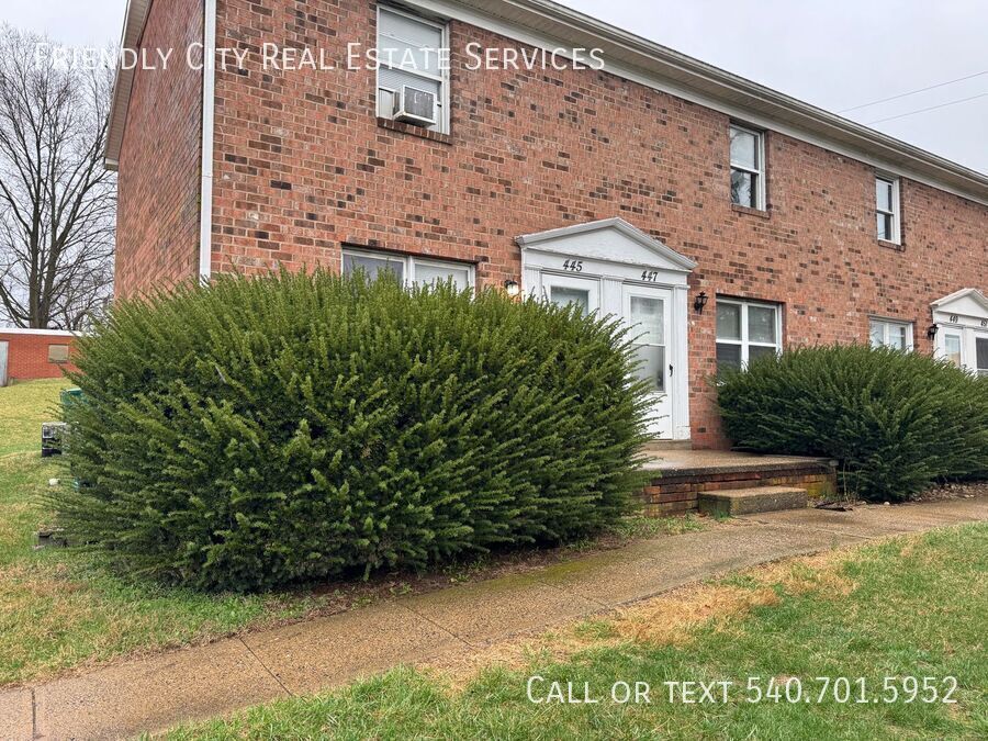 447 S Main St in Broadway, VA - Building Photo