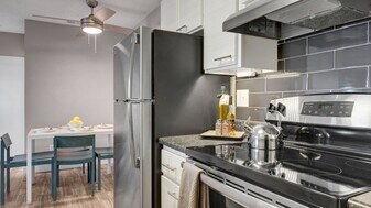 Grove at City Center in Aurora, CO - Building Photo