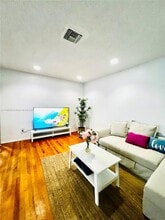 1935 Taft St in Hollywood, FL - Building Photo - Building Photo