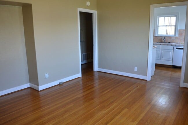 197 San Carlos Ave in Sausalito, CA - Building Photo - Building Photo