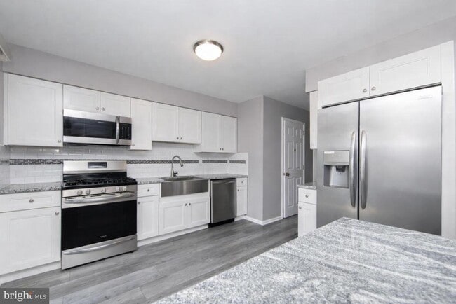 304 Coventry Way in Mount Laurel, NJ - Building Photo - Building Photo