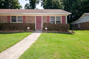 469 Southern Way in Lawrenceville, GA - Building Photo
