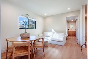 6900 Willoughby Ave, Unit 6902 in Los Angeles, CA - Building Photo