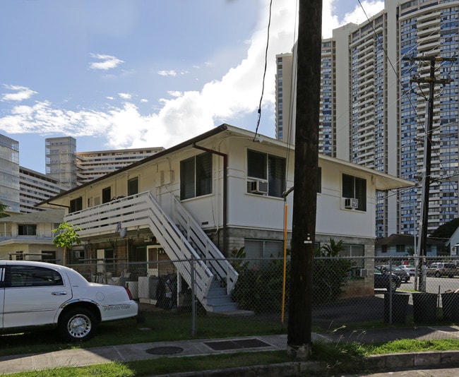619 Isenberg St in Honolulu, HI - Foto de edificio - Building Photo