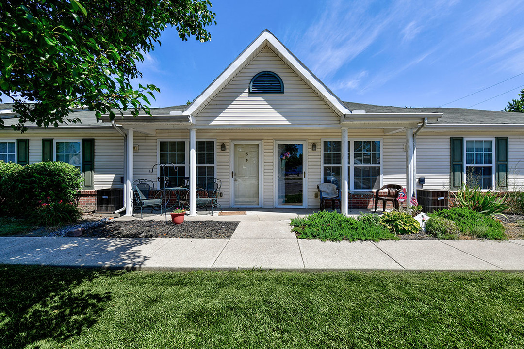 Essex Place in Upper Sandusky, OH - Building Photo