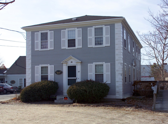 87 Winter St in Hyannis, MA - Foto de edificio - Building Photo