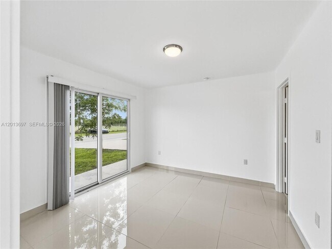 13650 SW 260th St in Homestead, FL - Building Photo - Building Photo
