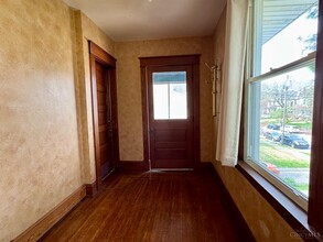1044 Academy Ave in Cincinnati, OH - Building Photo - Building Photo