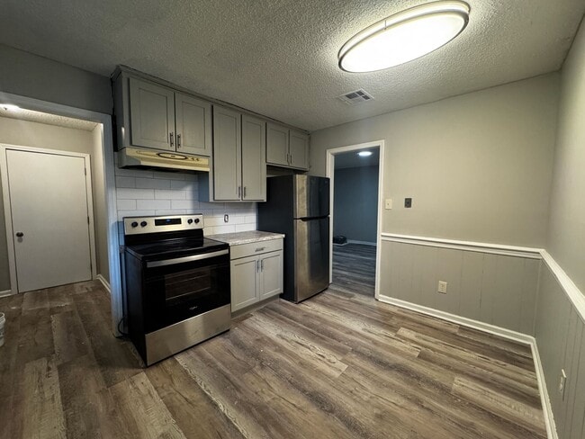 406 Garden Homes Cir in Montgomery, AL - Building Photo - Building Photo