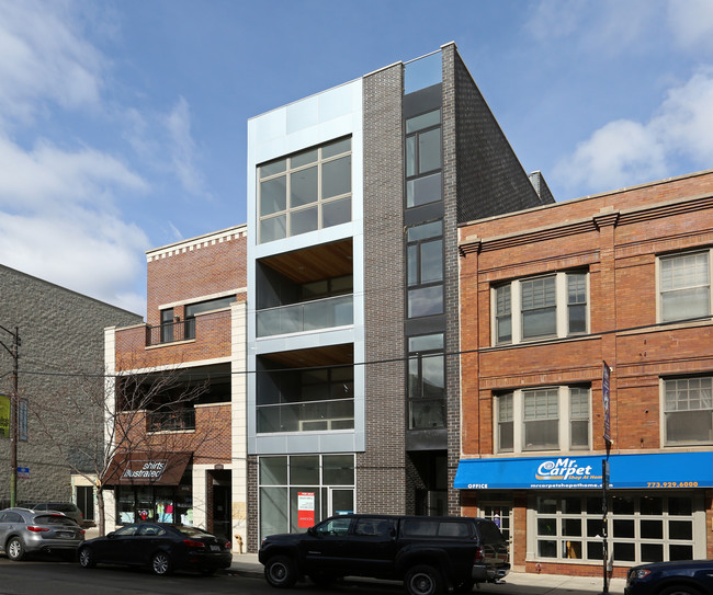 1338 W Belmont Ave in Chicago, IL - Building Photo - Building Photo