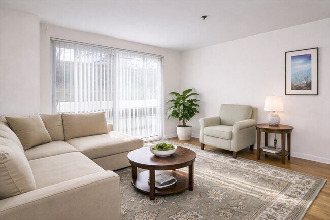 1001 Massachusetts Ave, Unit 2c in Cambridge, MA - Building Photo - Building Photo