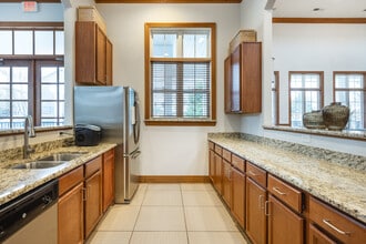 Reserve at Asheville in Asheville, NC - Foto de edificio - Interior Photo