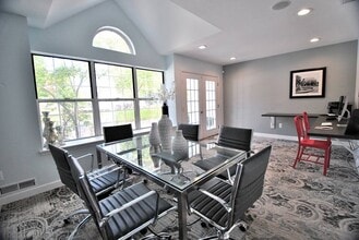 Village Club on Franklin in Southfield, MI - Building Photo - Building Photo