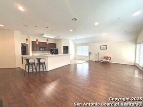 56 Medici in San Antonio, TX - Foto de edificio - Building Photo