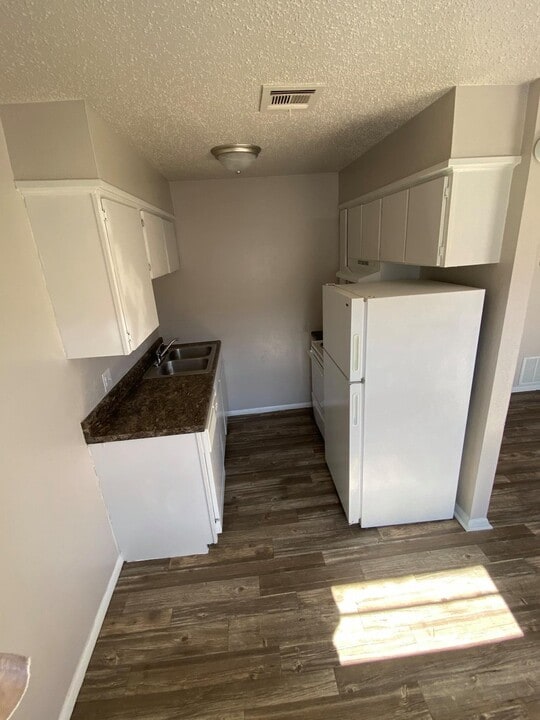 Maple Apartments in Lawton, OK - Building Photo