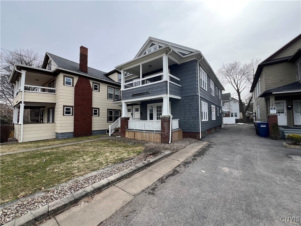 2018 James St in Syracuse, NY - Building Photo