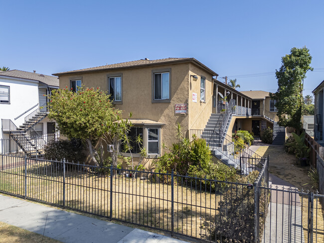 1960 Cedar Ave in Long Beach, CA - Building Photo - Building Photo