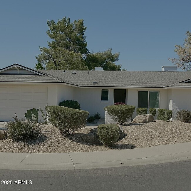 property at 5910 E Marilyn Rd