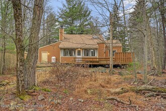 300 Lake Rd in Tobyhanna, PA - Building Photo - Building Photo