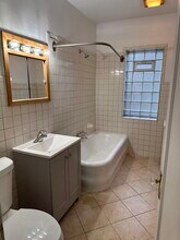 8014 S Vernon Ave, Unit 2N in Chicago, IL - Building Photo - Building Photo