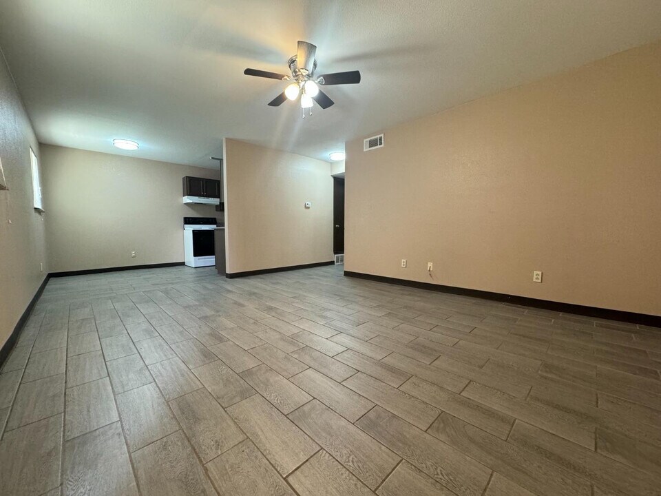 226 Cherry St in Levelland, TX - Building Photo