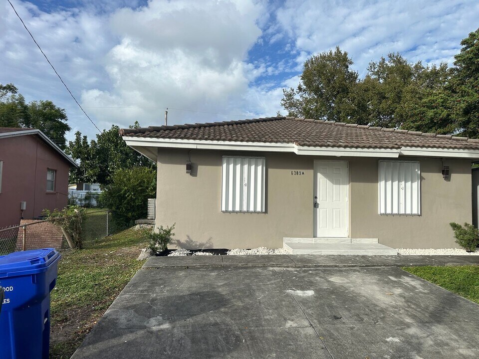 6309A Eaton St in Hollywood, FL - Building Photo