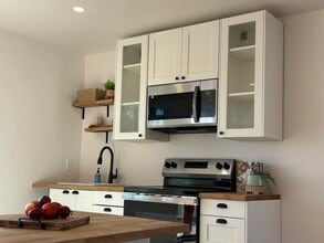 4065 Sunnyhill Dr in Carlsbad, CA - Building Photo - Building Photo