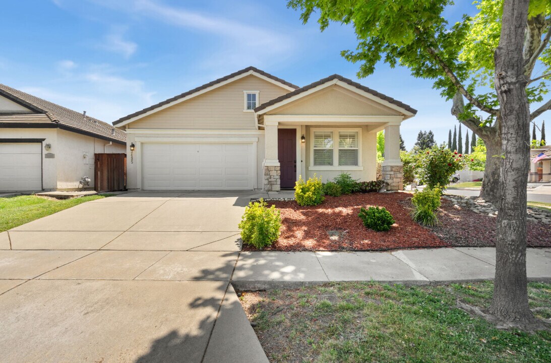 3495 China Hat Island Rd in West Sacramento, CA - Building Photo