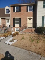 1024 Cape Splitt Harbour in Pasadena, MD - Building Photo