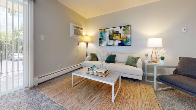 Broadway Crossing Apartments in Merrillville, IN - Building Photo - Building Photo