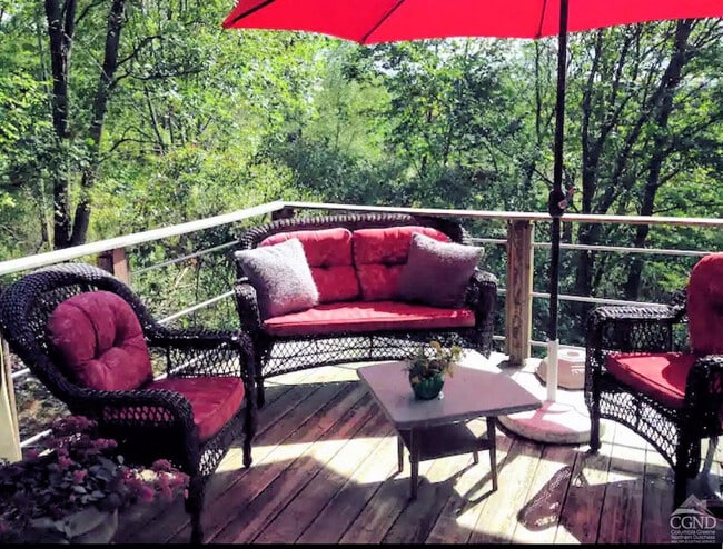 1423 Co Rte 7 in Ancram, NY - Building Photo - Building Photo