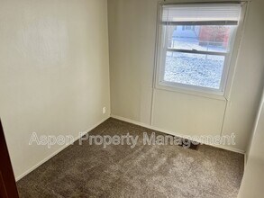 187 Indian Terrace in Burlington, IA - Building Photo - Building Photo