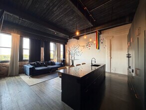 3323 N Paulina St in Chicago, IL - Building Photo - Building Photo