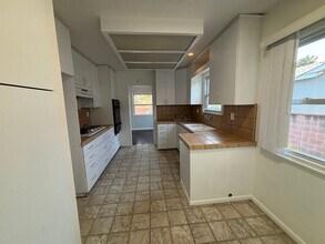 10642 Artcraft Ave in Garden Grove, CA - Building Photo - Building Photo