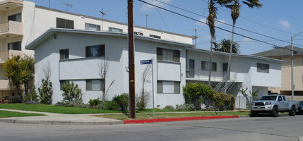 8675 Chalmers Dr in Los Angeles, CA - Building Photo - Building Photo